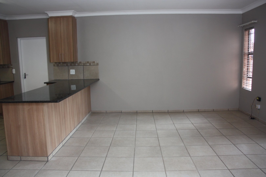 2 Bedroom Property for Sale in Langenhovenpark Free State